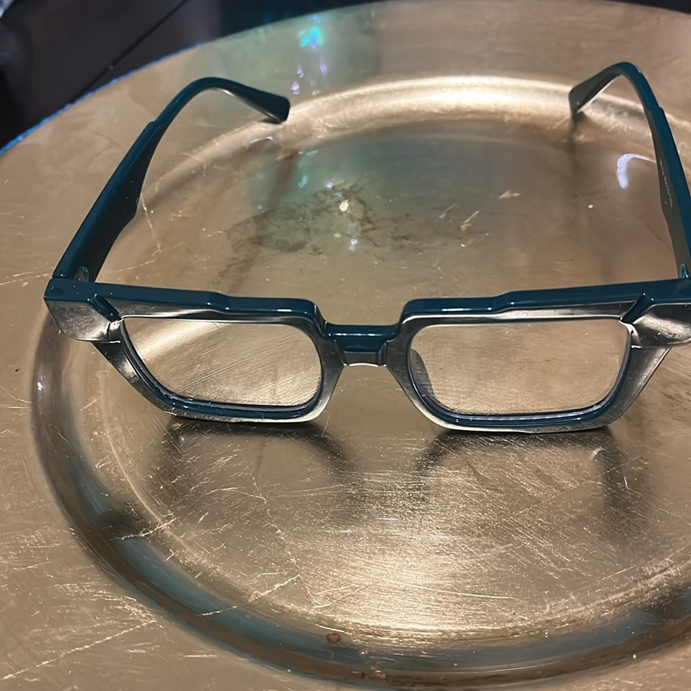 Green Frames - image 2